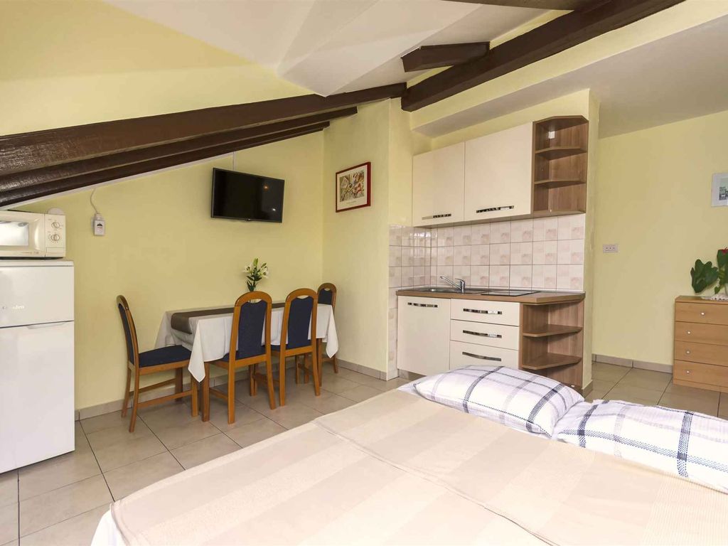 Ferienwohnung mit Klimaanlage und Balkon