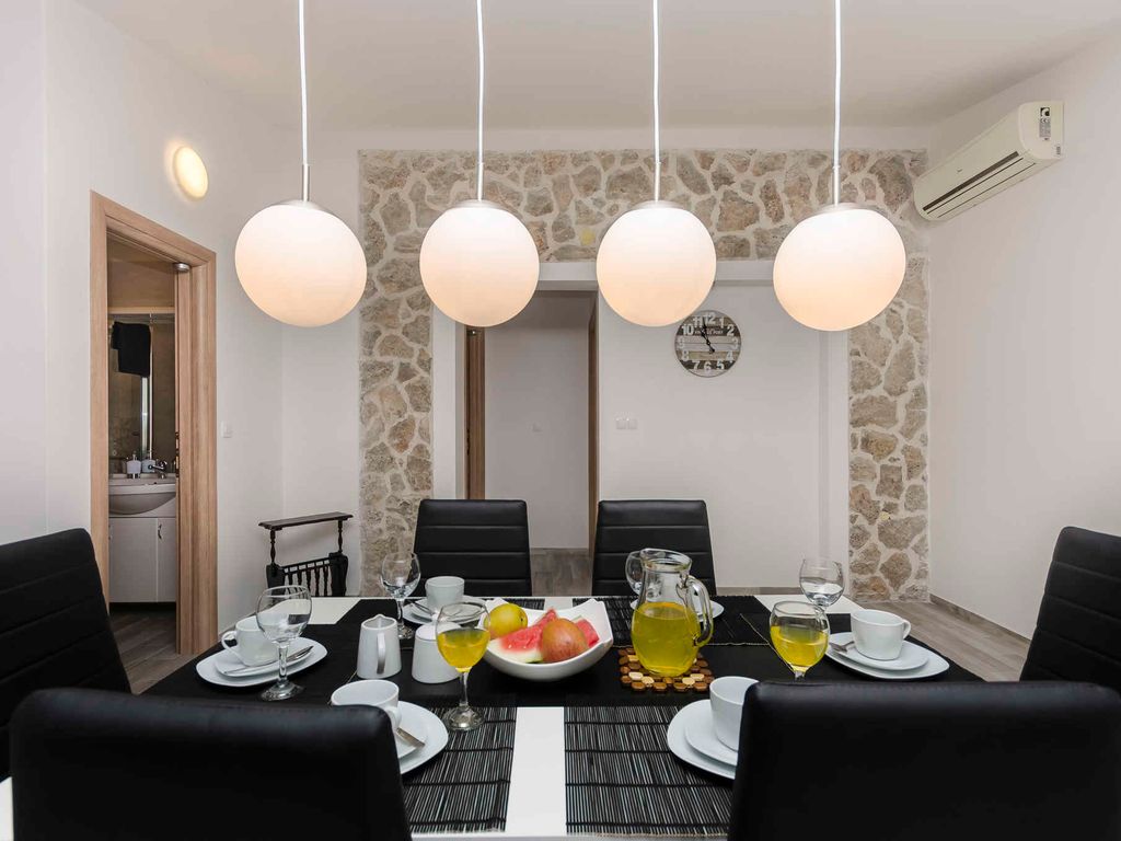 Ferienwohnung mit Balkon und Klimaanlage