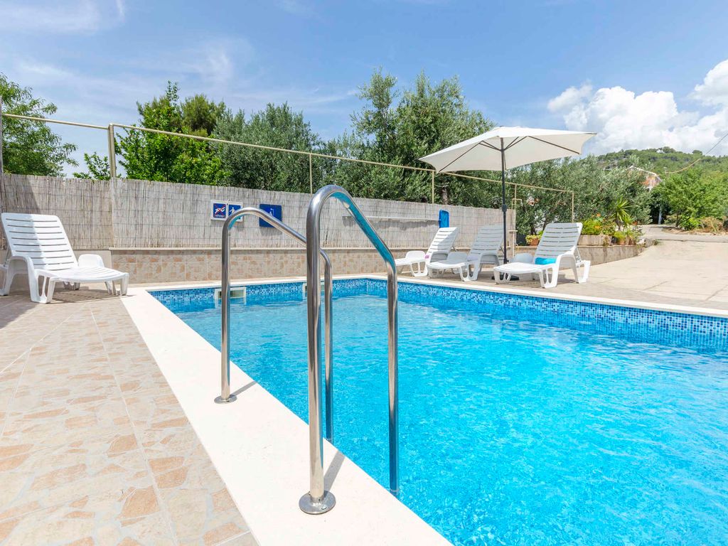 Ferienwohnung mit Pool und Klimaanlage