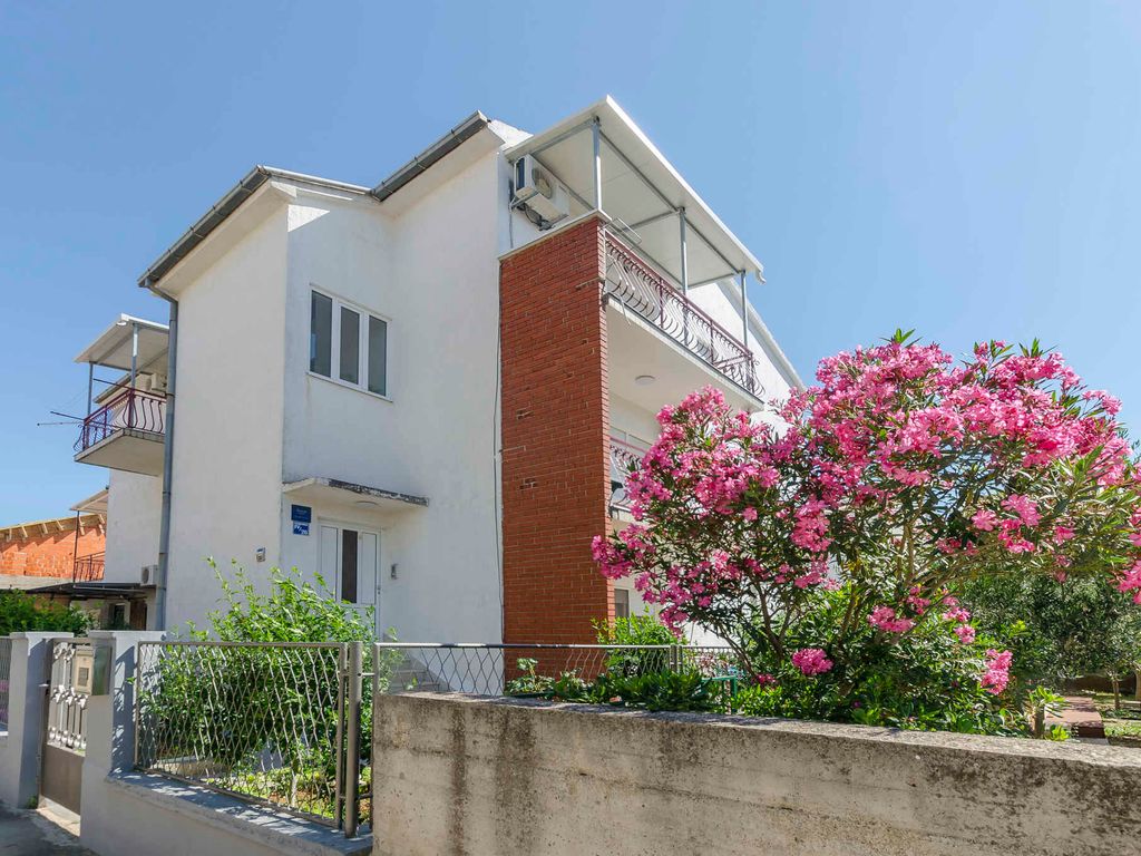 Ferienwohnung mit Balkon und Klimaanlage