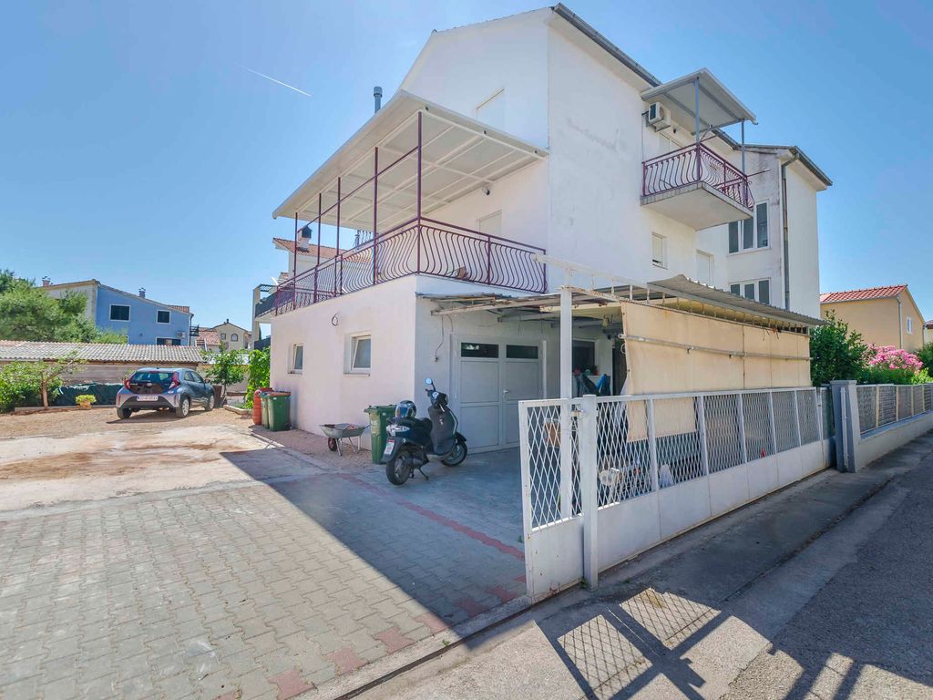 Ferienwohnung mit Balkon und Klimaanlage