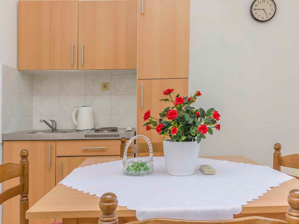 Ferienwohnung Familienfreundlich mit Klimaanlage, Grillmöglichkeit und Internet