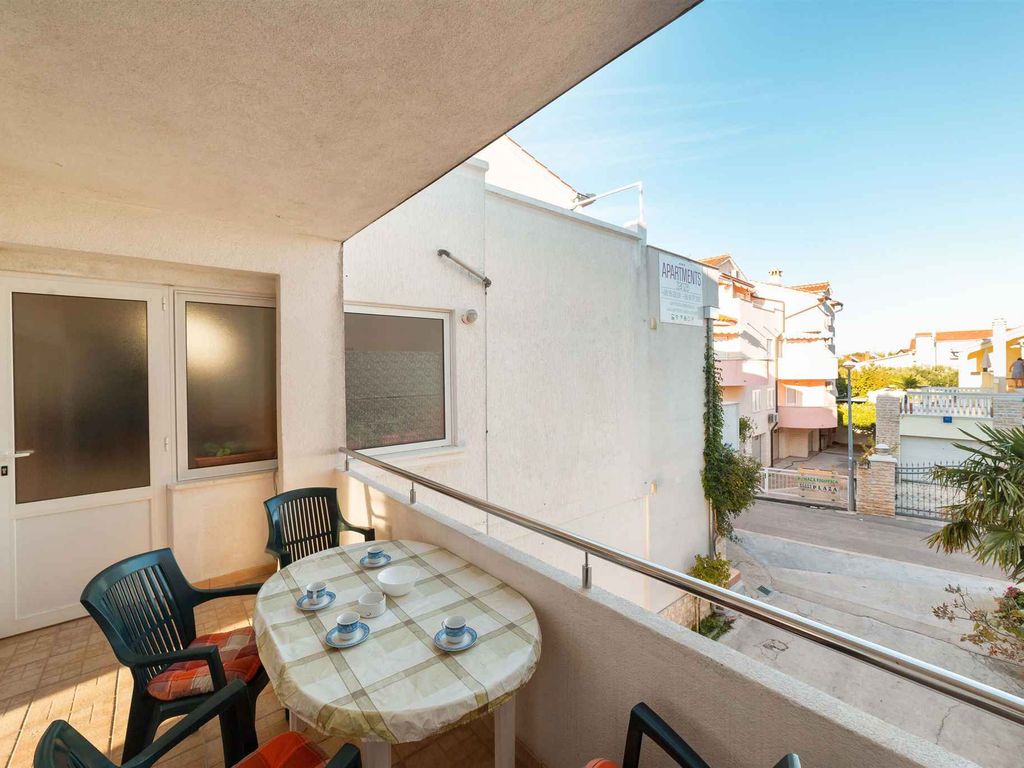 Ferienwohnung Familienfreundlich mit Klimaanlage, Grillmöglichkeit und Internet