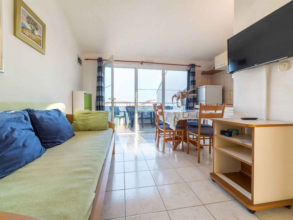 Ferienwohnung Familienfreundlich mit Klimaanlage, Grillmöglichkeit und Internet