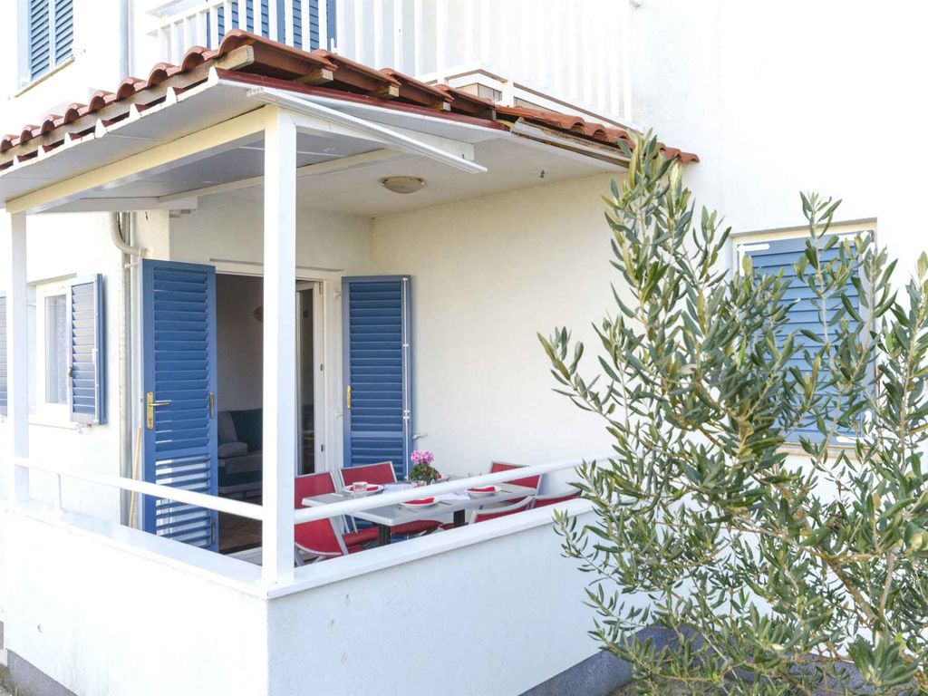 Ferienwohnung Familienfreundlich mit Klimaanlage, Grillmöglichkeit und Internet