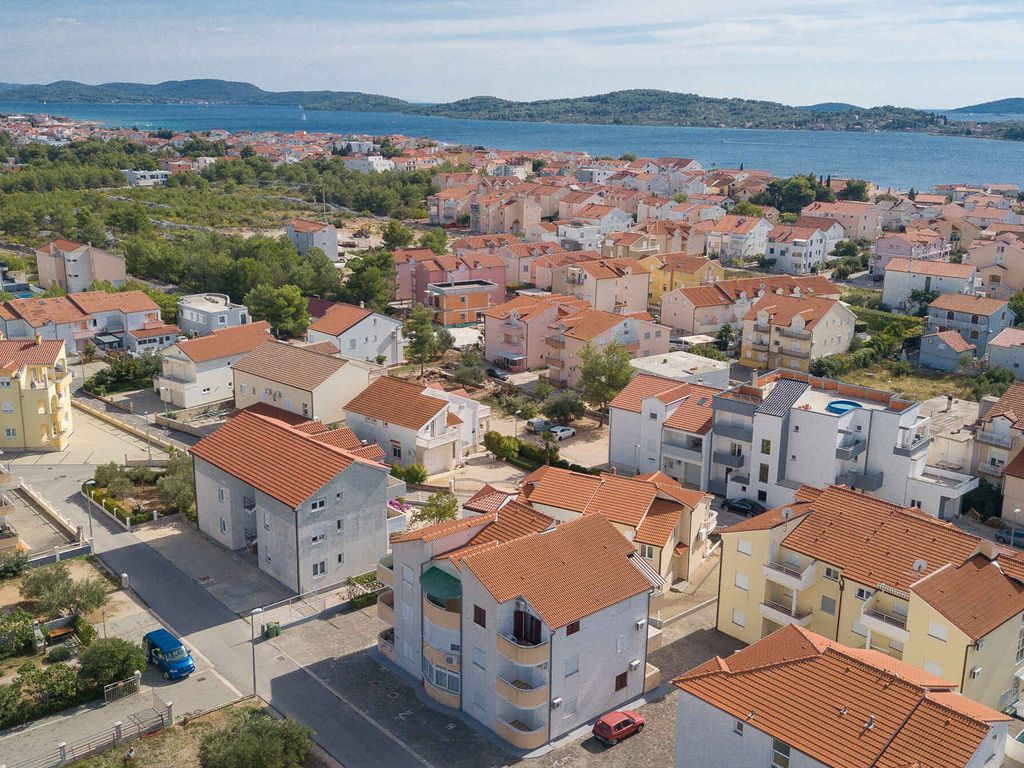 Ferienwohnung Familienfreundlich mit Klimaanlage, Internet und Parkplatz