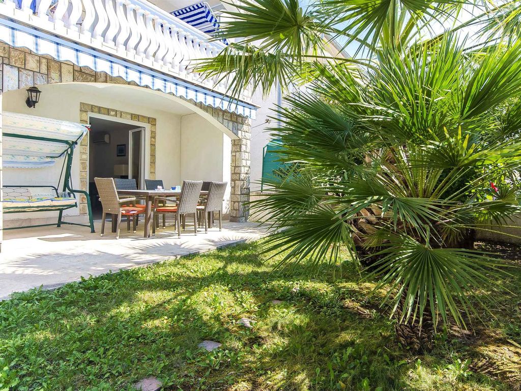 Ferienwohnung mit Terrasse und Grill
