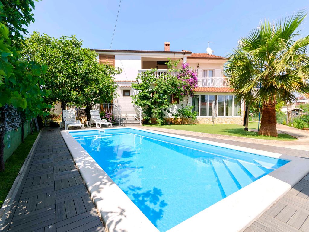 Ferienwohnung mit Klimaanlage und Pool