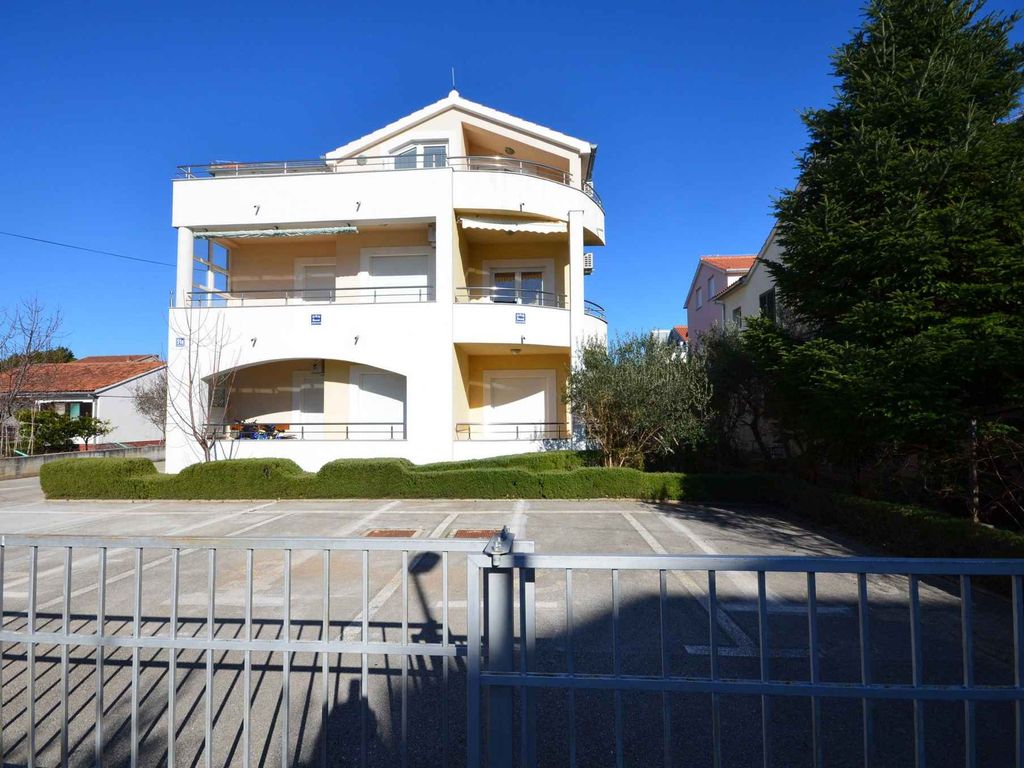 Ferienwohnung mit Balkon und Grill