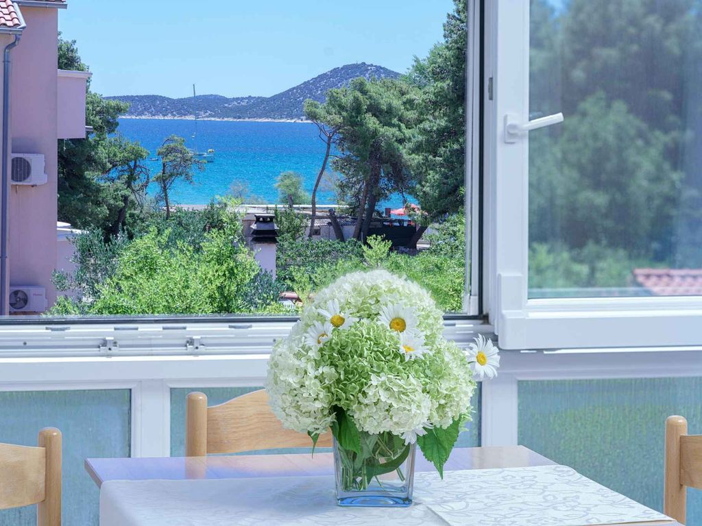 Studio mit Klimaanlage und Meerblick
