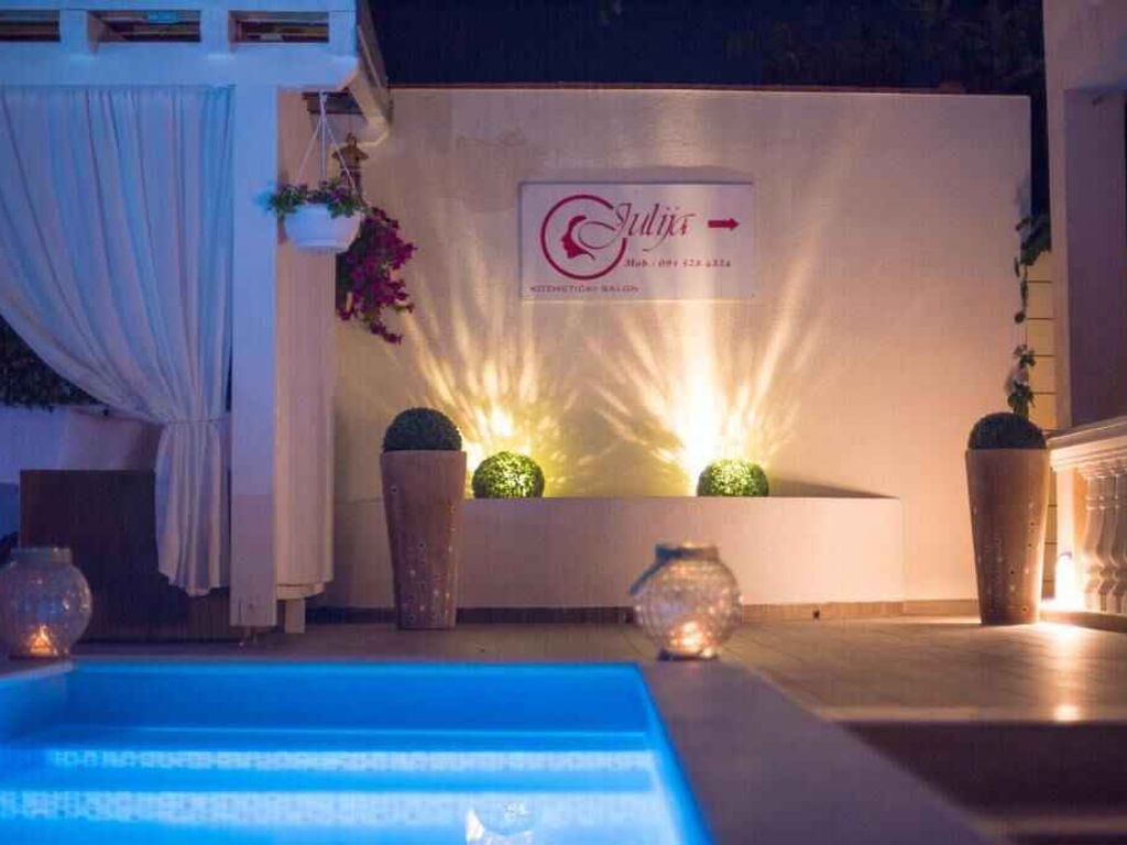 Ferienwohnung mit Pool und Whirlpool in Strandnähe