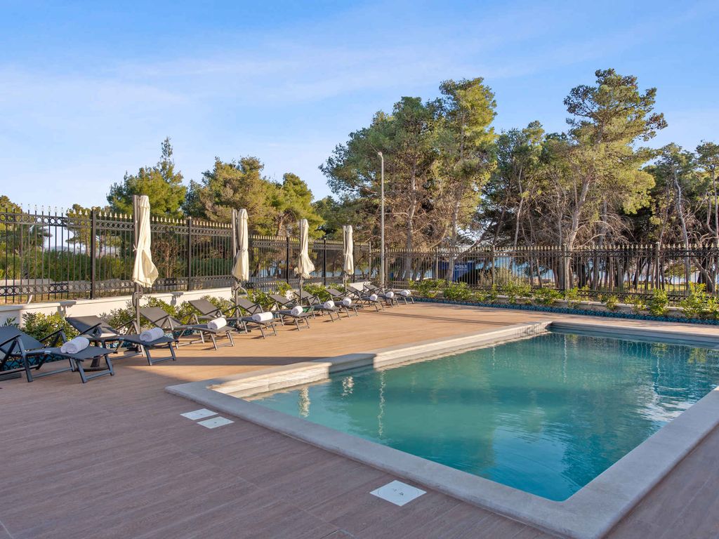 Villa mit toller Ausstattung, Meerblick, Pool und Jacuzzi