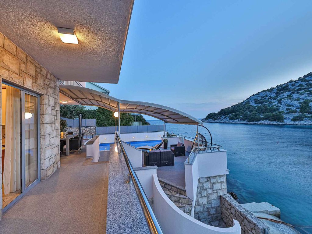 Villa mit Pool