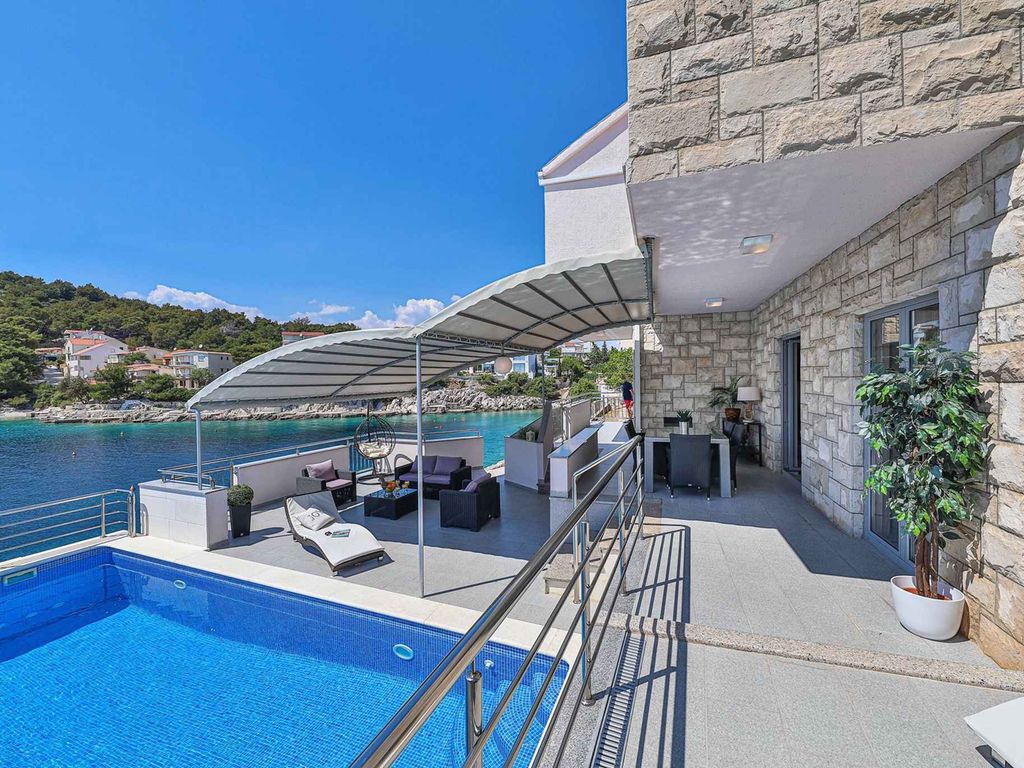 Villa mit Pool
