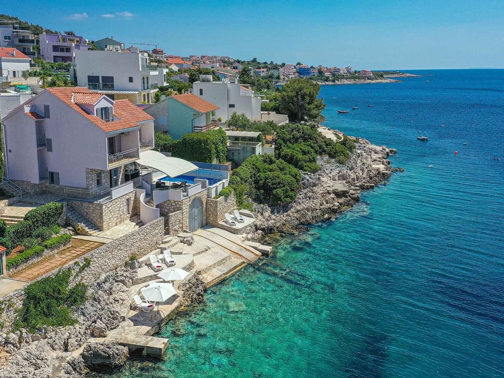 Villa mit Pool