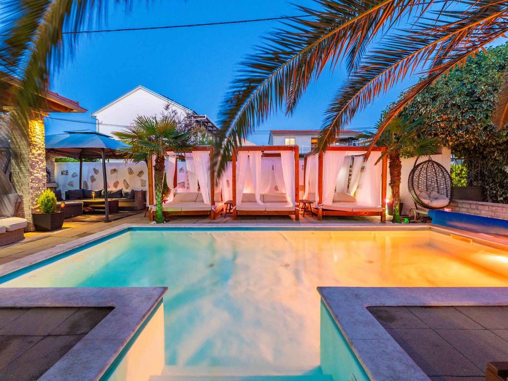 Studio mit Pool, Whirlpool und Sauna