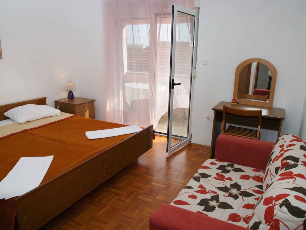 Ferienwohnung mit Klimaanlage und Balkon