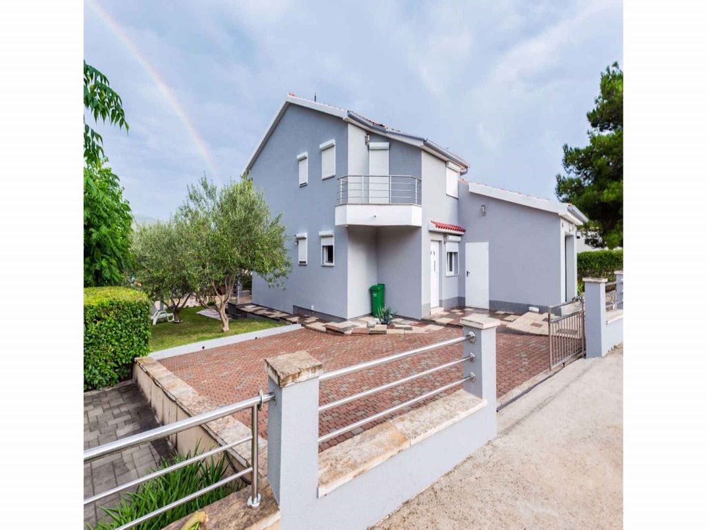Ferienhaus mit Terrasse und Meerblick