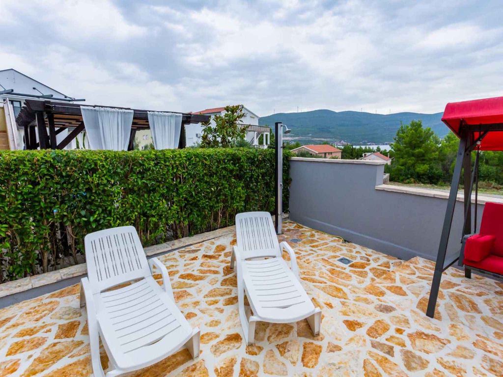 Ferienhaus mit Terrasse und Meerblick