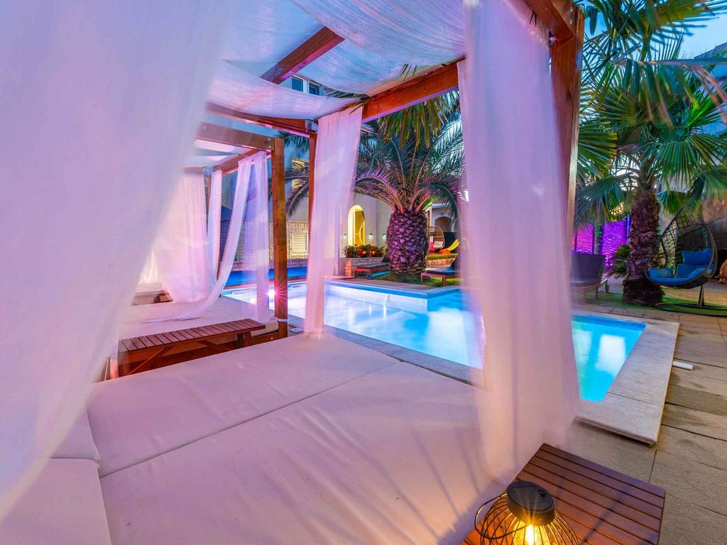 Ferienwohnung mit Pool und Whirpool