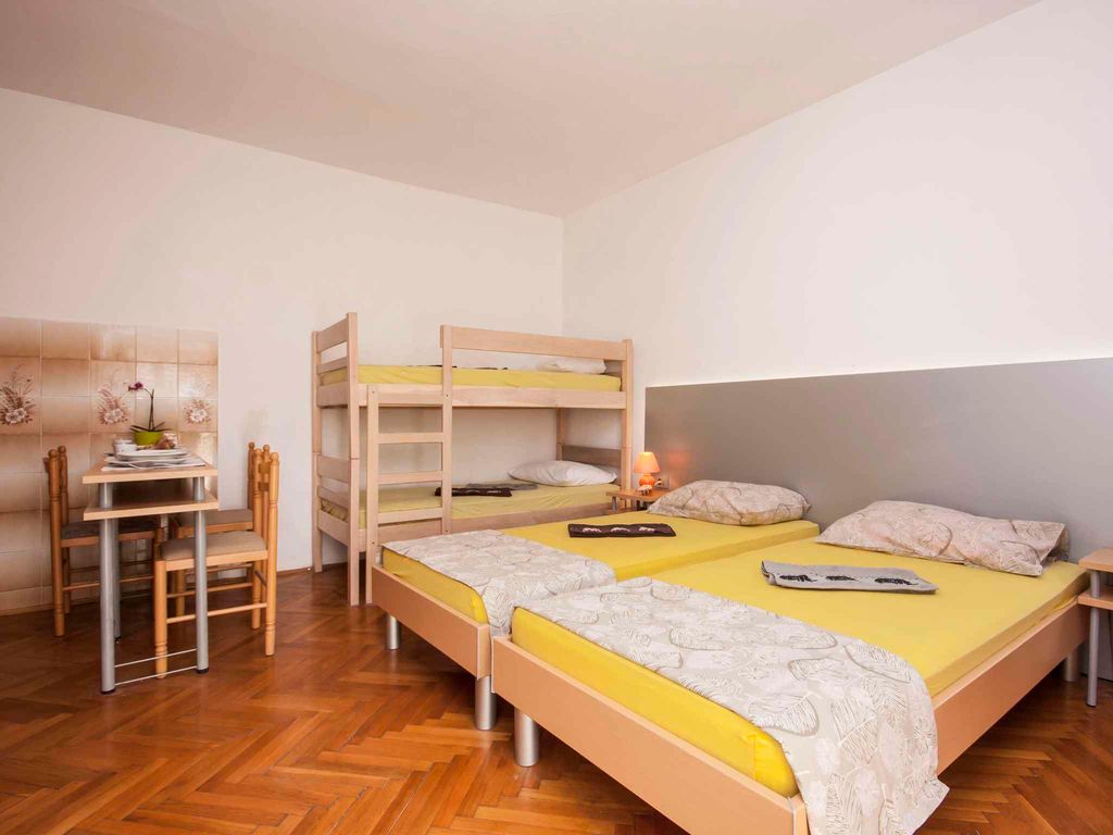 Studio-Apartment für 2+1 Personen mit eigenem Balkon und Gemeinschaftsgarten