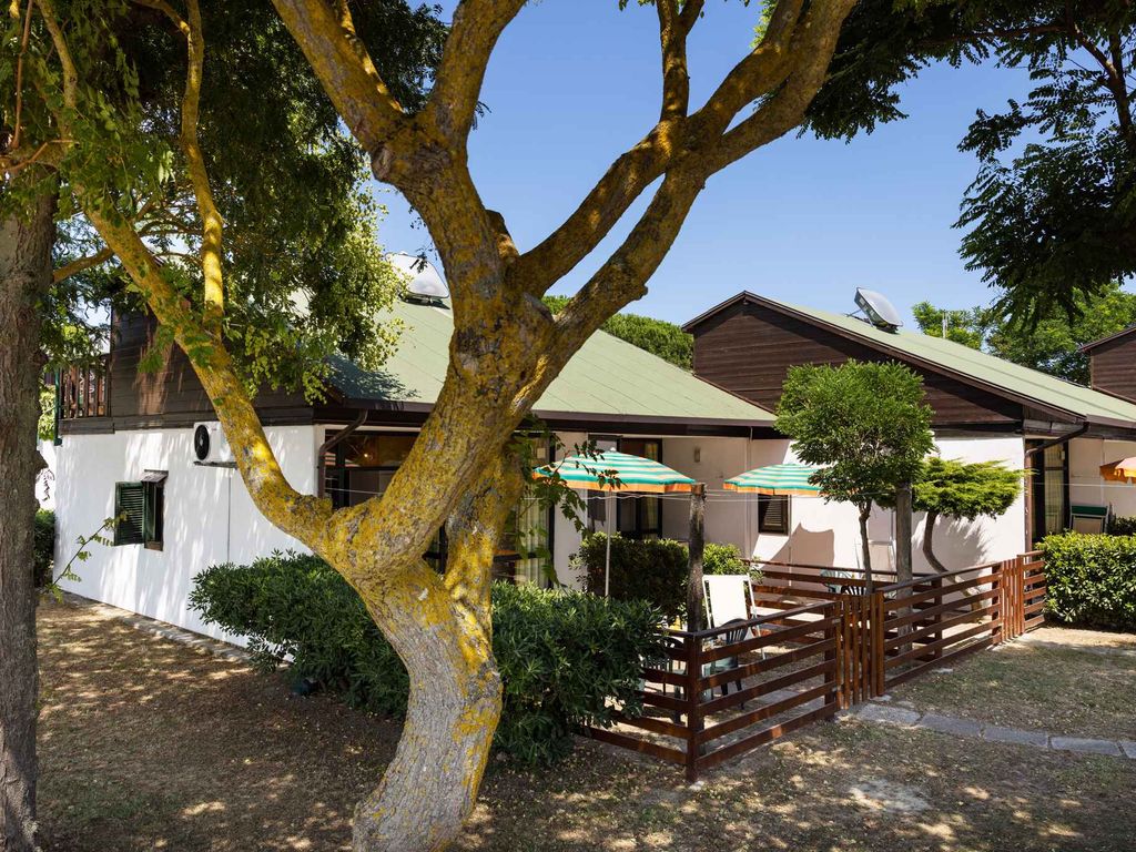 Bungalow mit Klimaanlage, Internet, Garten und Pool