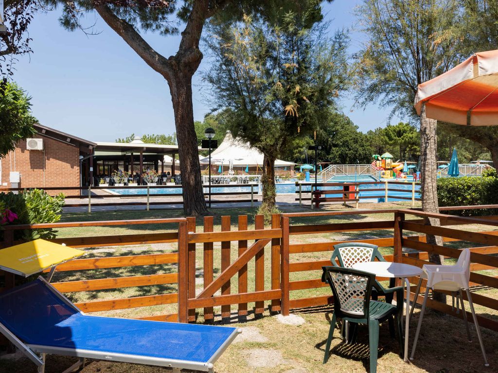 Bungalow mit Klimaanlage, Internet, Garten und Pool