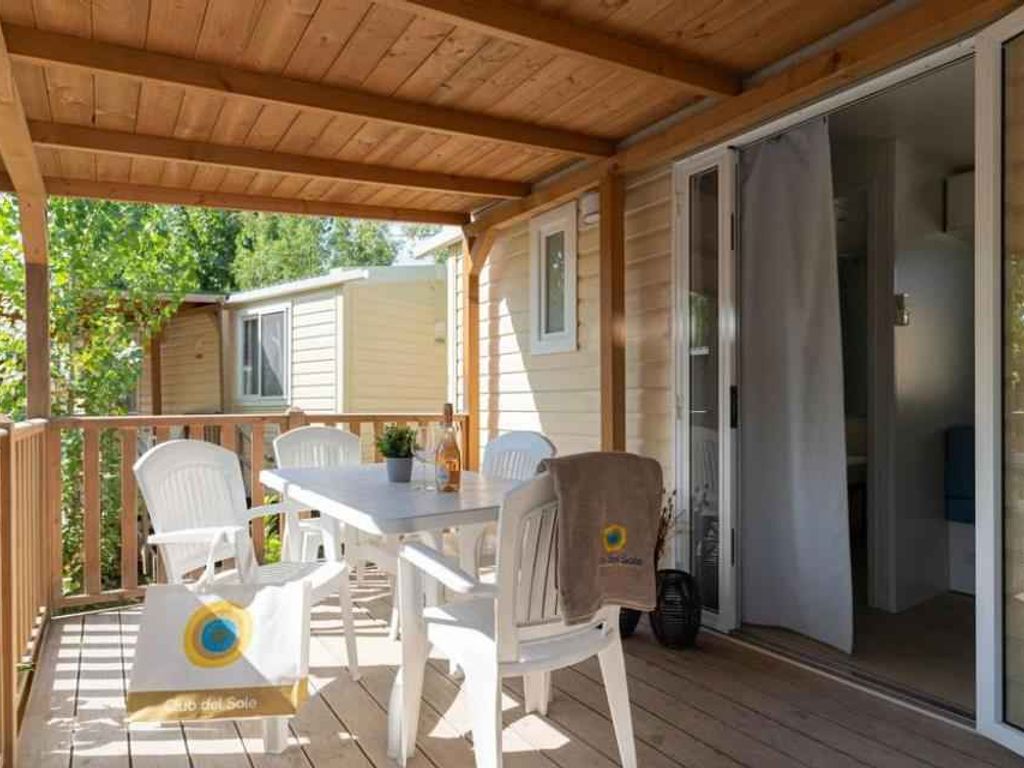 Ferienwohnung mit Holzveranda