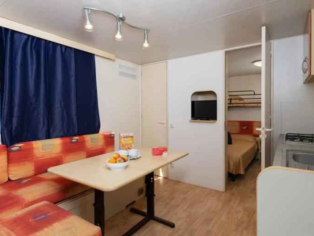 Mobilehome mit Veranda und Klimaanlage