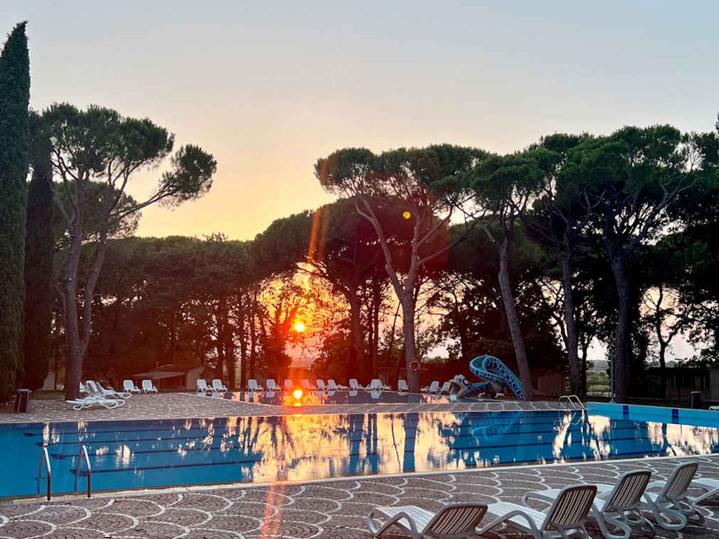 Mobilehome mit Tischtennis und Freibad