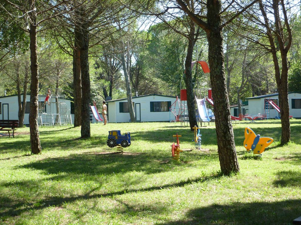 Mobilehome mit Tischtennis und Pool