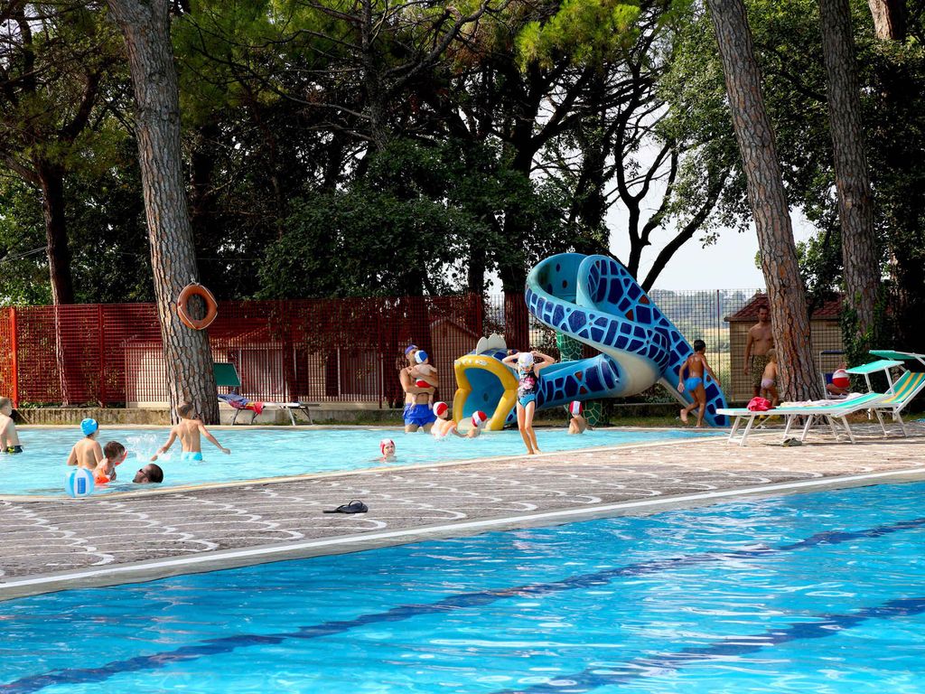 Mobilehome mit Tischtennis und Pool