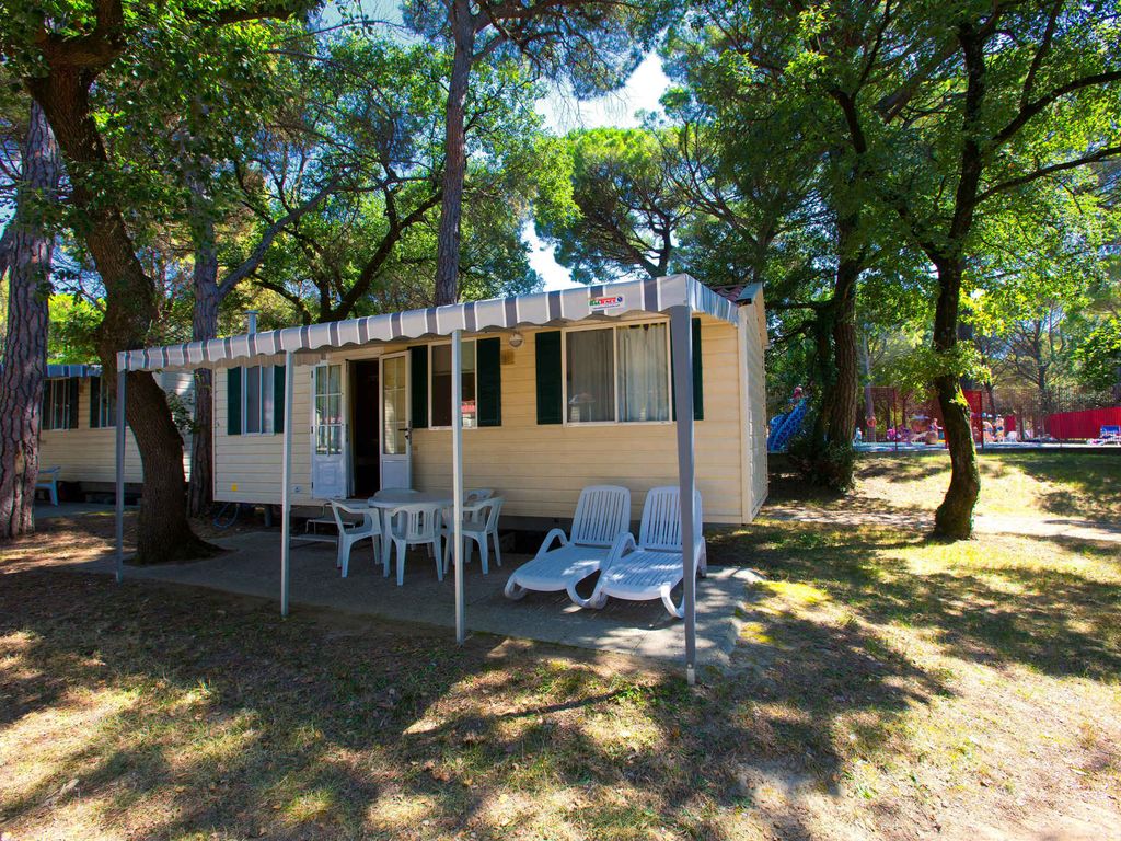 Mobilehome mit Tischtennis und Freibad
