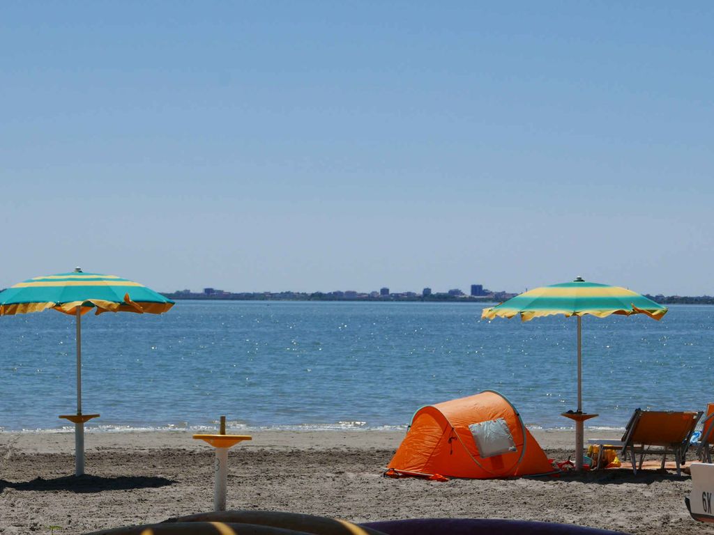 Mobilehome mit Tischtennis und Freibad