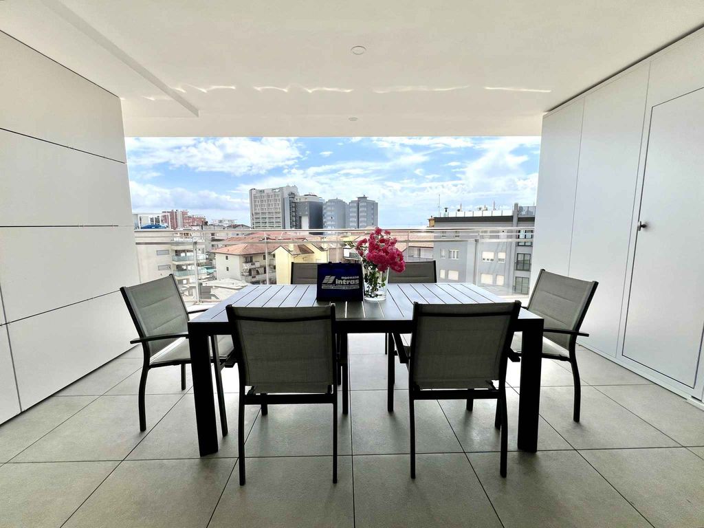Ferienwohnung im Herzen von Lignano Sabbiadoro mit Balkon, Internet und Klimaanlage