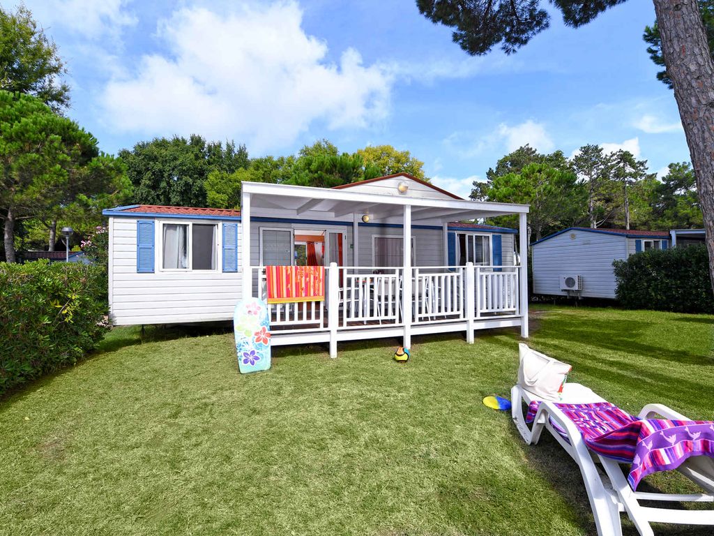 Mobilehome mit Terrasse und Klimaanlage