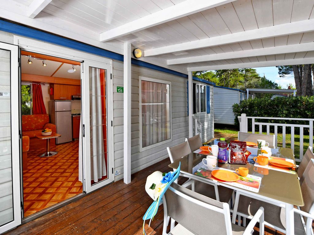 Mobilehome mit Terrasse und Klimaanlage
