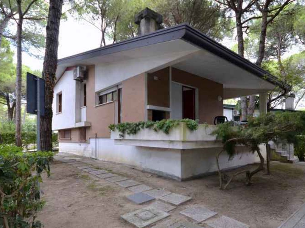 Villa mit Klimaanlage und Garten