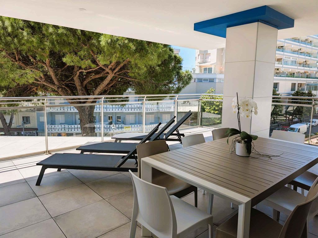 Ferienwohnung mit Balkon und Klimaanlage