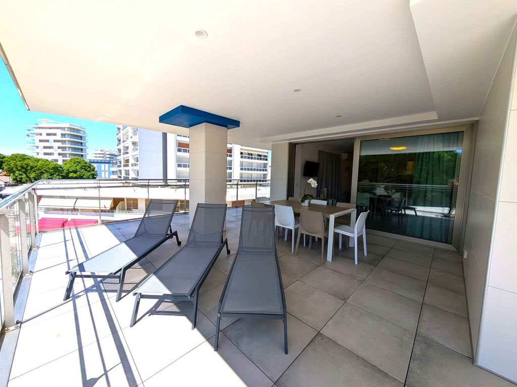 Ferienwohnung mit Balkon und Klimaanlage