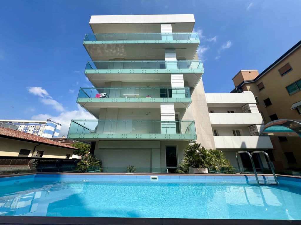 Ferienwohnung mit Pool und Klimaanlage
