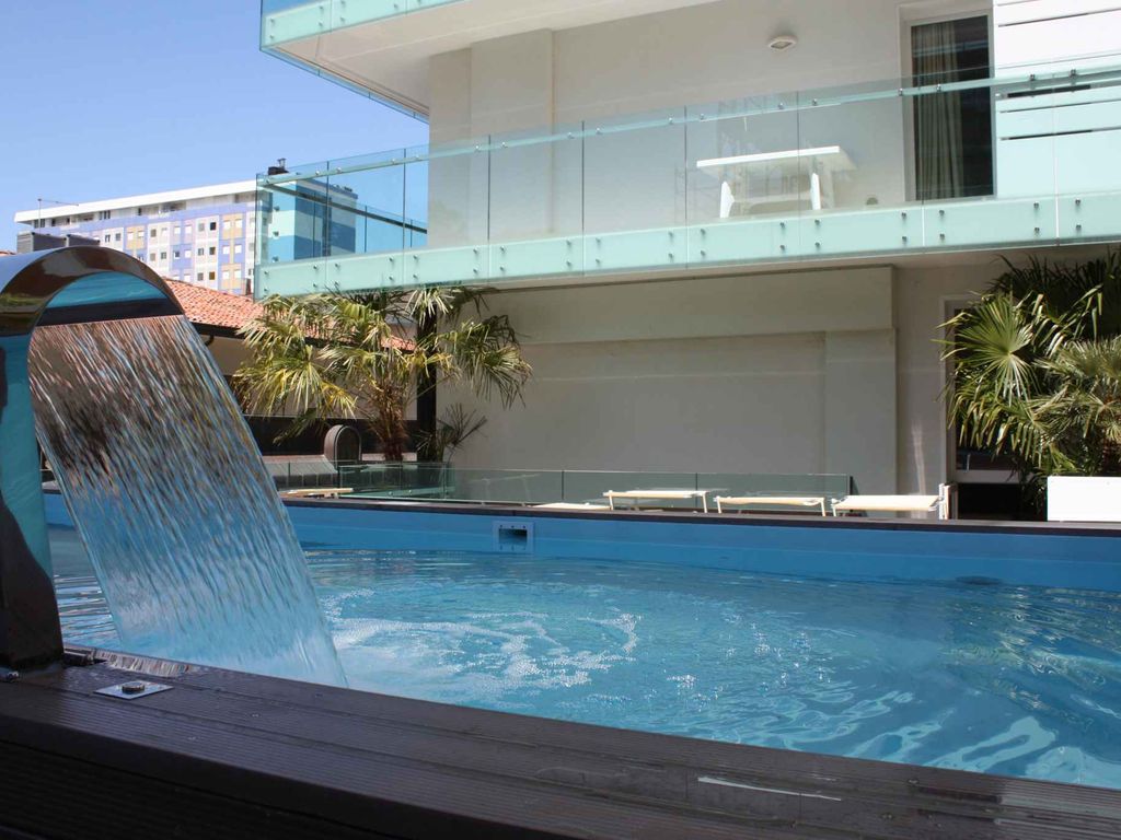 Ferienwohnung mit Klimaanlage und Pool in der Nähe vom Strand