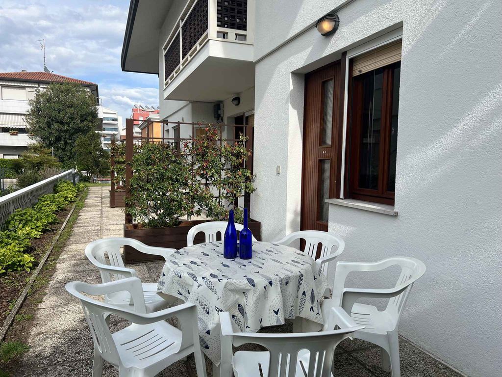Ferienwohnung mit offener Terrasse und Klimaanlage