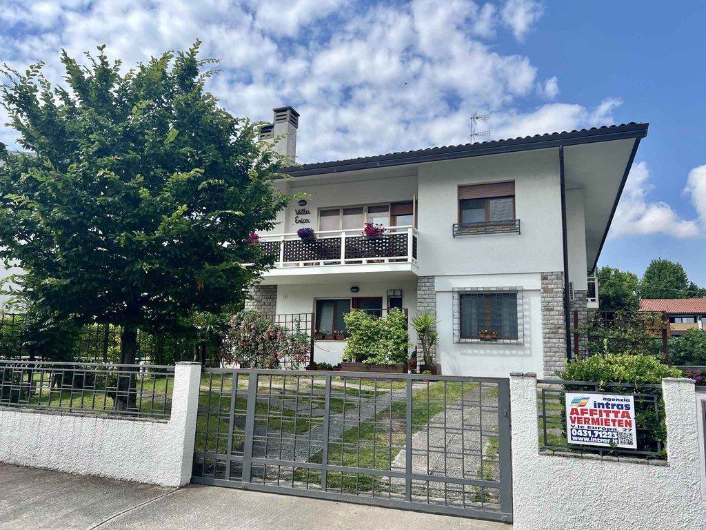 Ferienwohnung mit offener Terrasse und Klimaanlage
