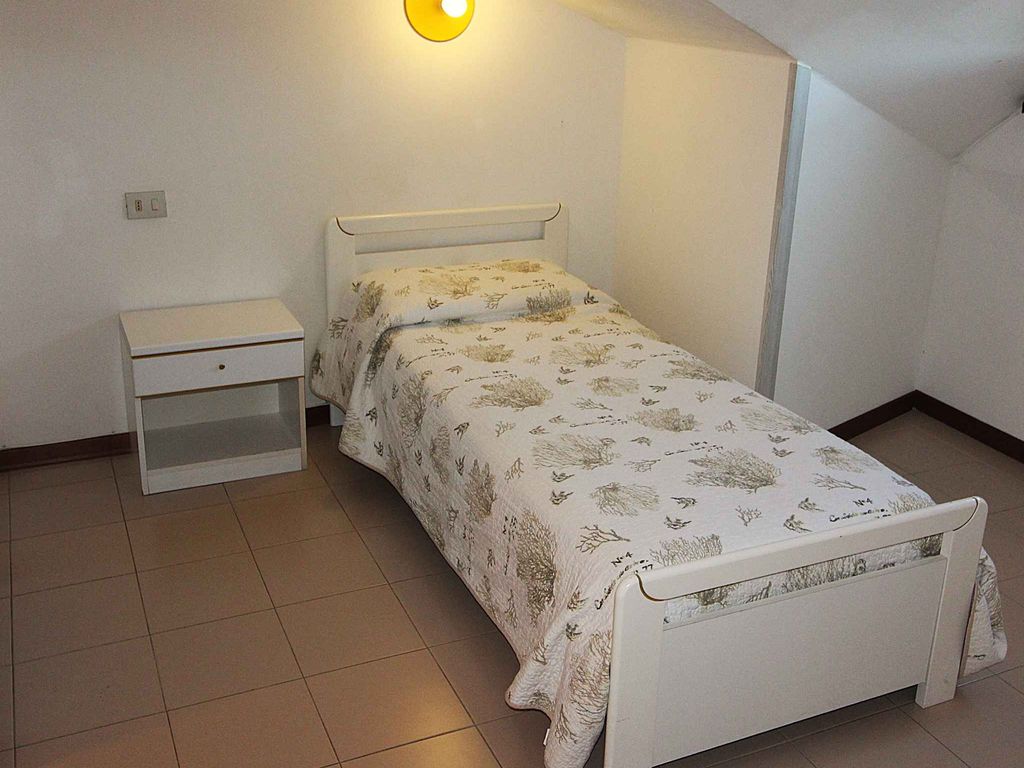 Ferienwohnung mit Pool und Balkon