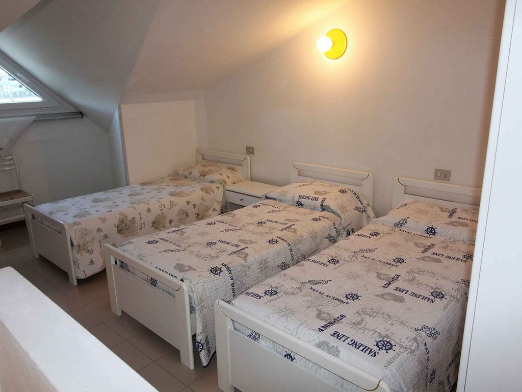 Ferienwohnung mit Pool und Balkon