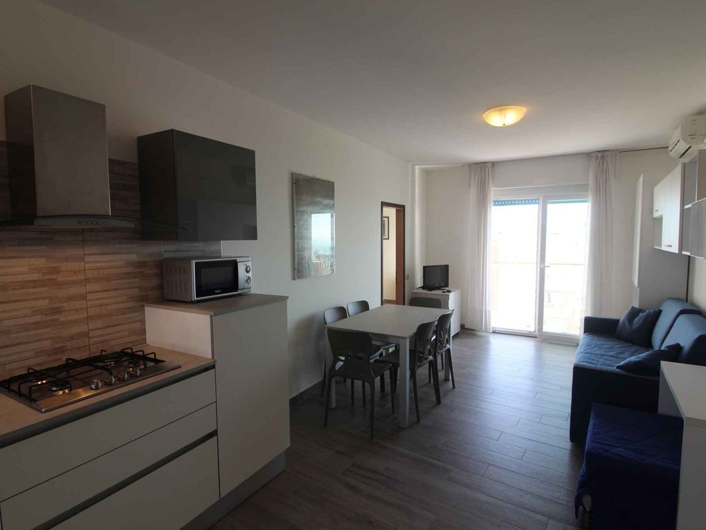 Ferienwohnung mit Pool und Meerblick