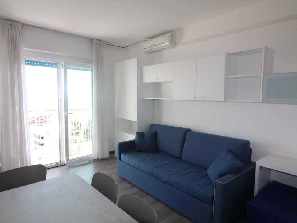 Ferienwohnung mit Pool und Meerblick