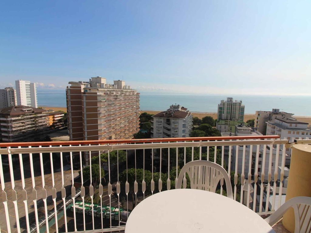 Ferienwohnung mit Pool und Meerblick