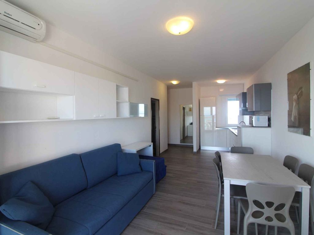 Ferienwohnung mit Pool und Meerblick